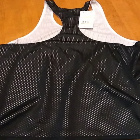 Under Armour Heat Gear Tank NWT - Picture 4 of 4